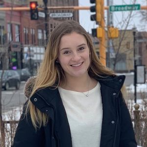 Meet your Posher, Danika